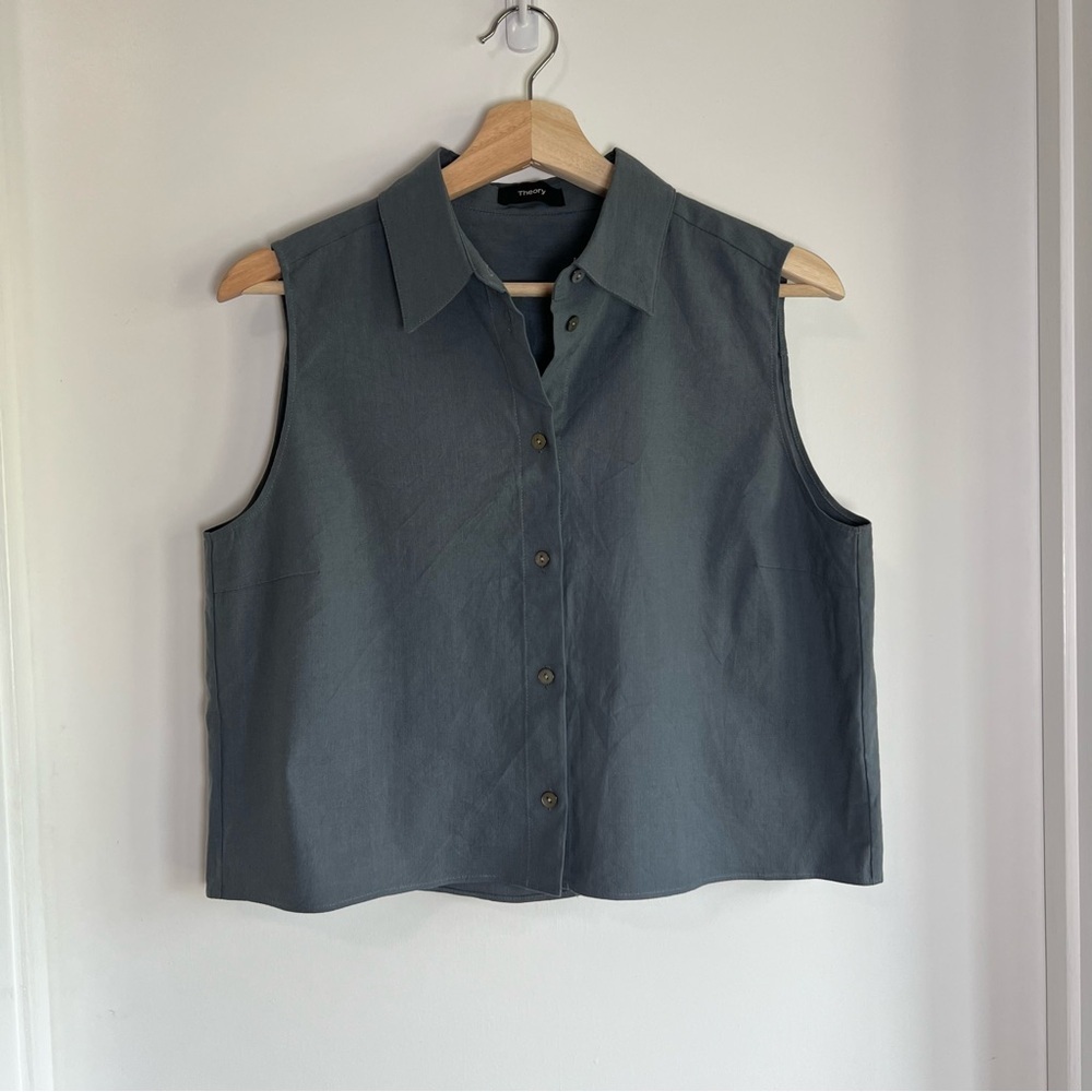 Theory Dark‎ Gray Cropped Sleeveless Button Up Collared Shirt, Size Medium